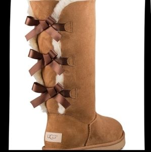 Ugg Bailey Bow Tall!!